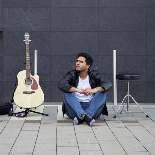 Samne Yeh Kaun Aaya by Zain Mohsin Khan - Download on PagalFree